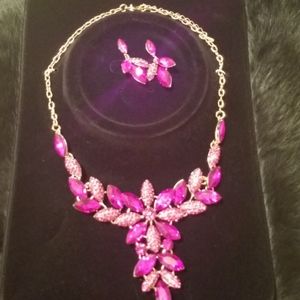 Necklace set NWT